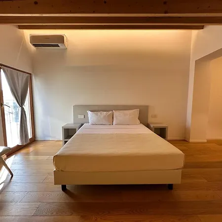 Del Delta Inn *