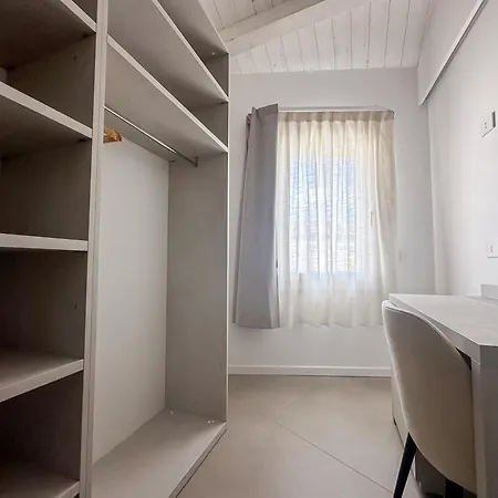 Del Delta *