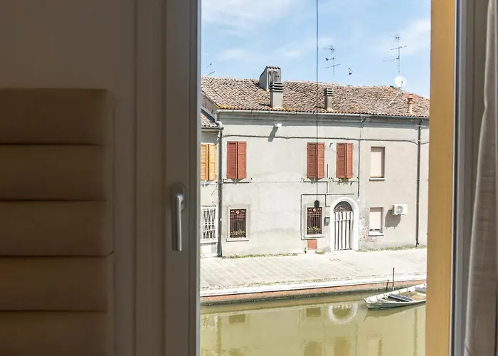 Del Delta コマッキオ